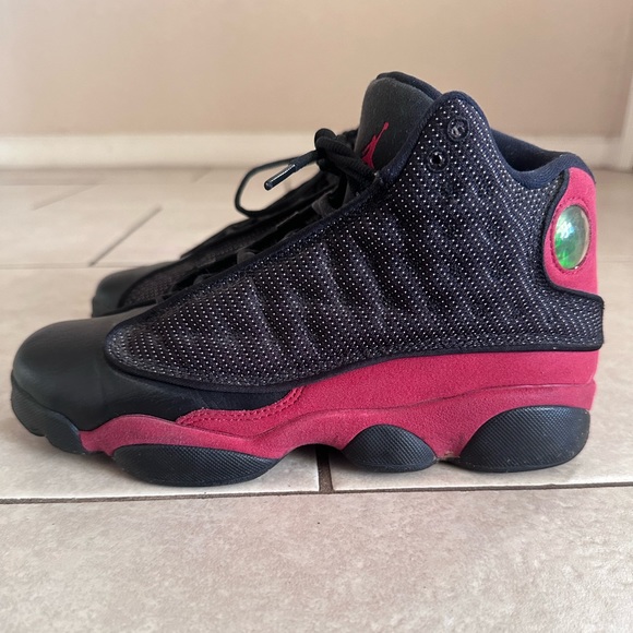 Jordan 13 Retro
Bred 2013 BLACK/VARSITY RED-WHITE - Picture 5 of 5
